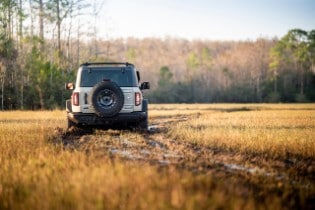 2022 Ford Bronco® Everglades™ Desert Sand 